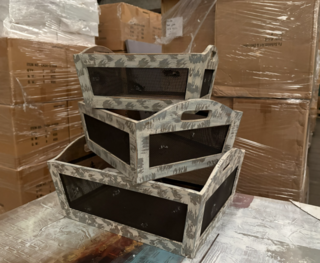 Ca. 14x Set van 3 houten bakken met zwart gaas